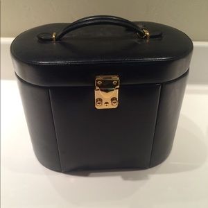Leather jewelry storage box LIKE NEW!
